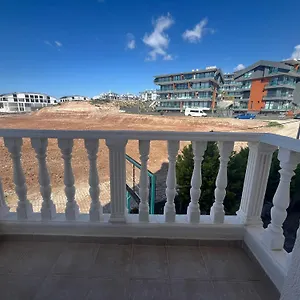 Hotel apartamentowy 50 Meters To Beach, Sea View